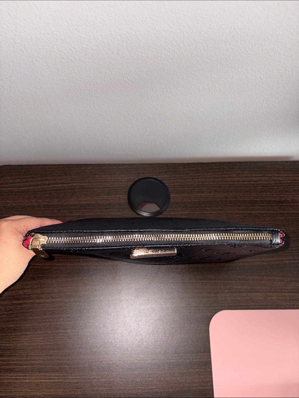 Adrienne Vittadini Cosmetic Case & Pouch 🖤 - Picture 10 of 11